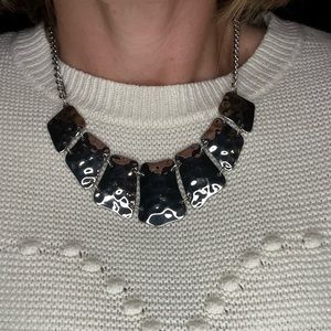 Pounded metal silver necklace‎